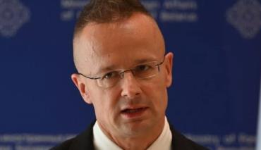 Венгрию за льготные визы критикуют страны с большим количеством проживающих россиян